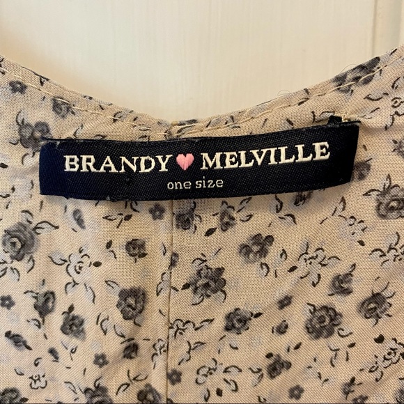 Brandy Melville Ditsy Floral Crop Top - Picture 5 of 8